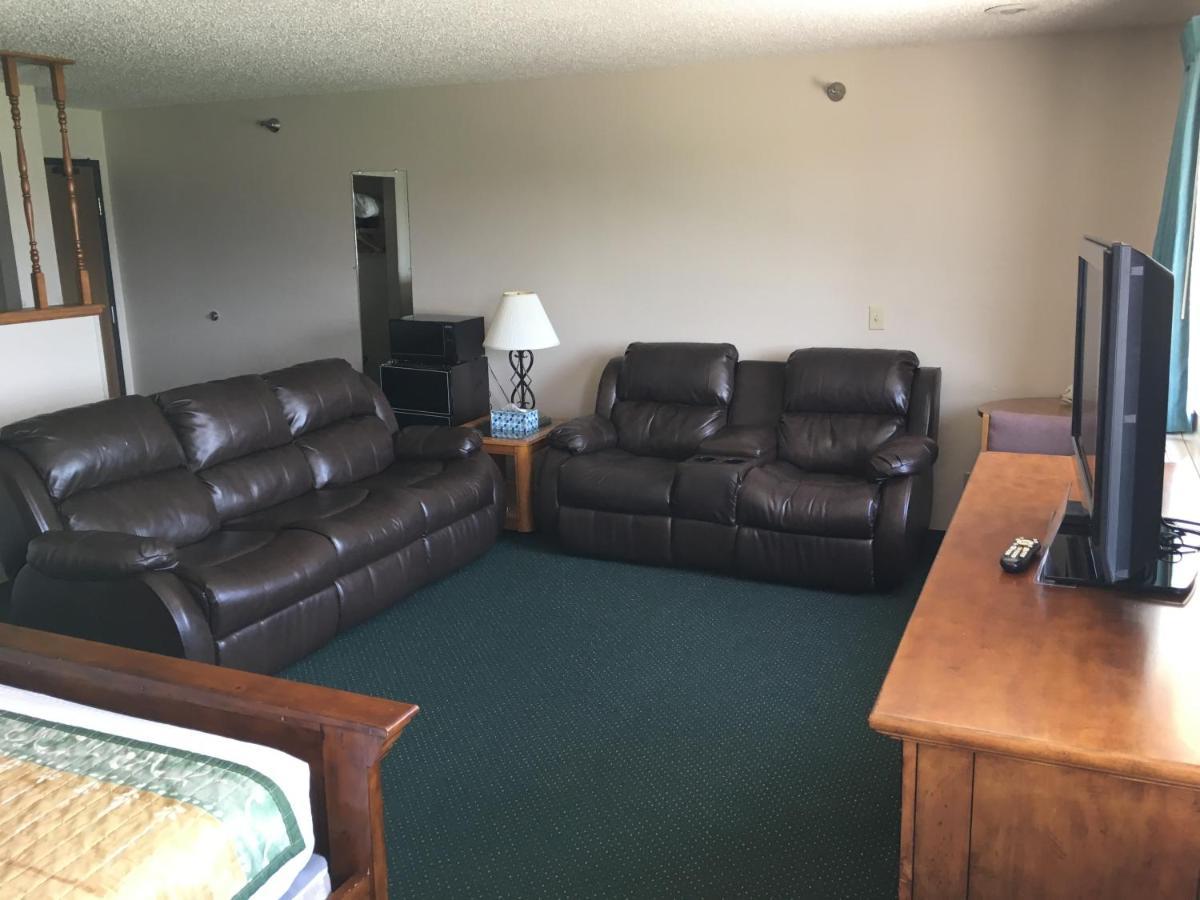 Cassville Four Seasons Inn & Suites エクステリア 写真