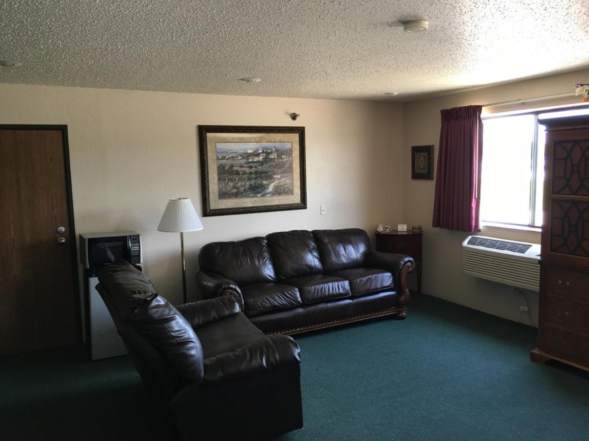 Cassville Four Seasons Inn & Suites エクステリア 写真